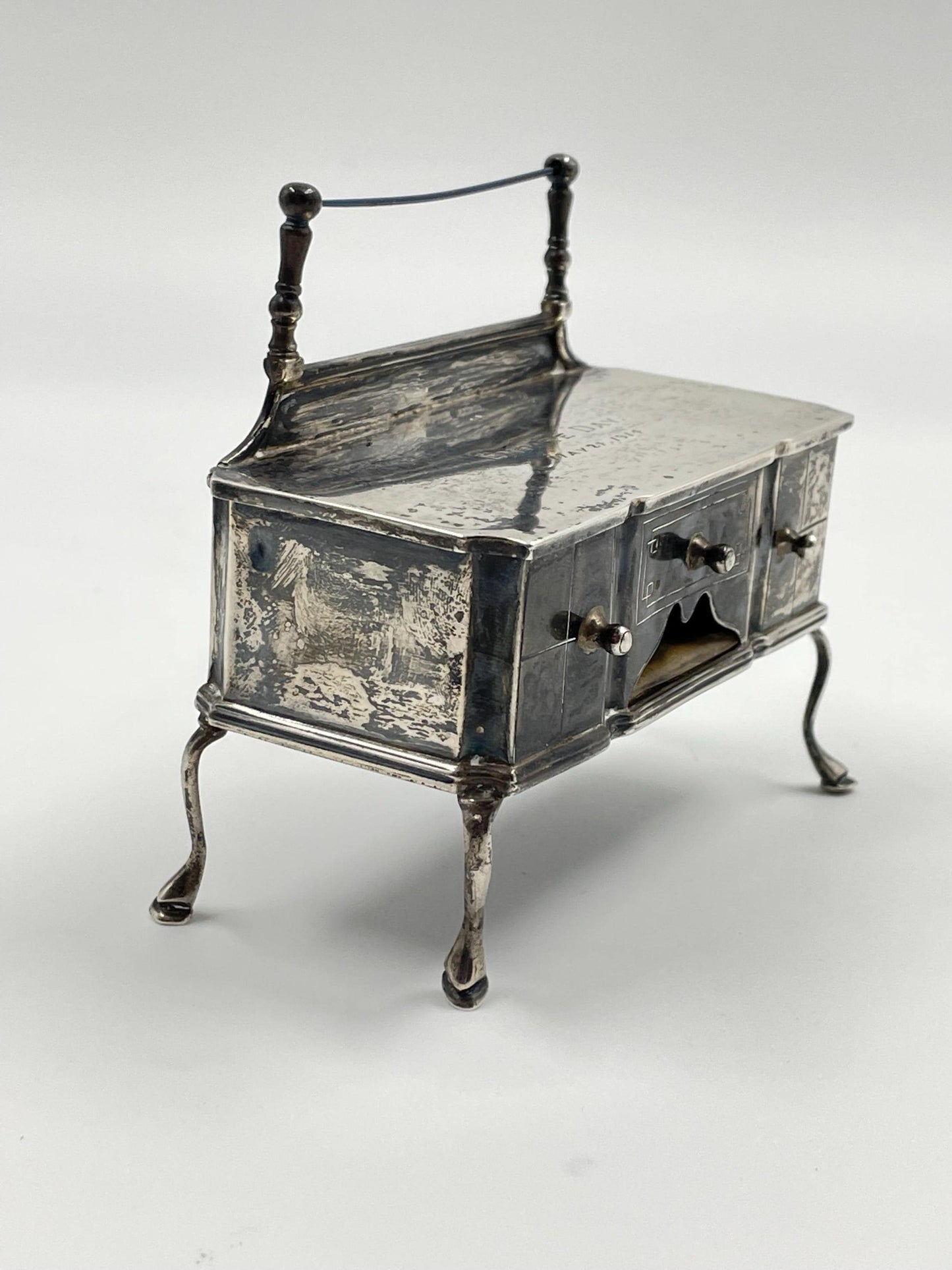 Edwardian Sterling Silver Trinket Jewelry Box, Engraved Empire Day May 24, 1914, Hallmarked Birmingham England 1913, 164 grams