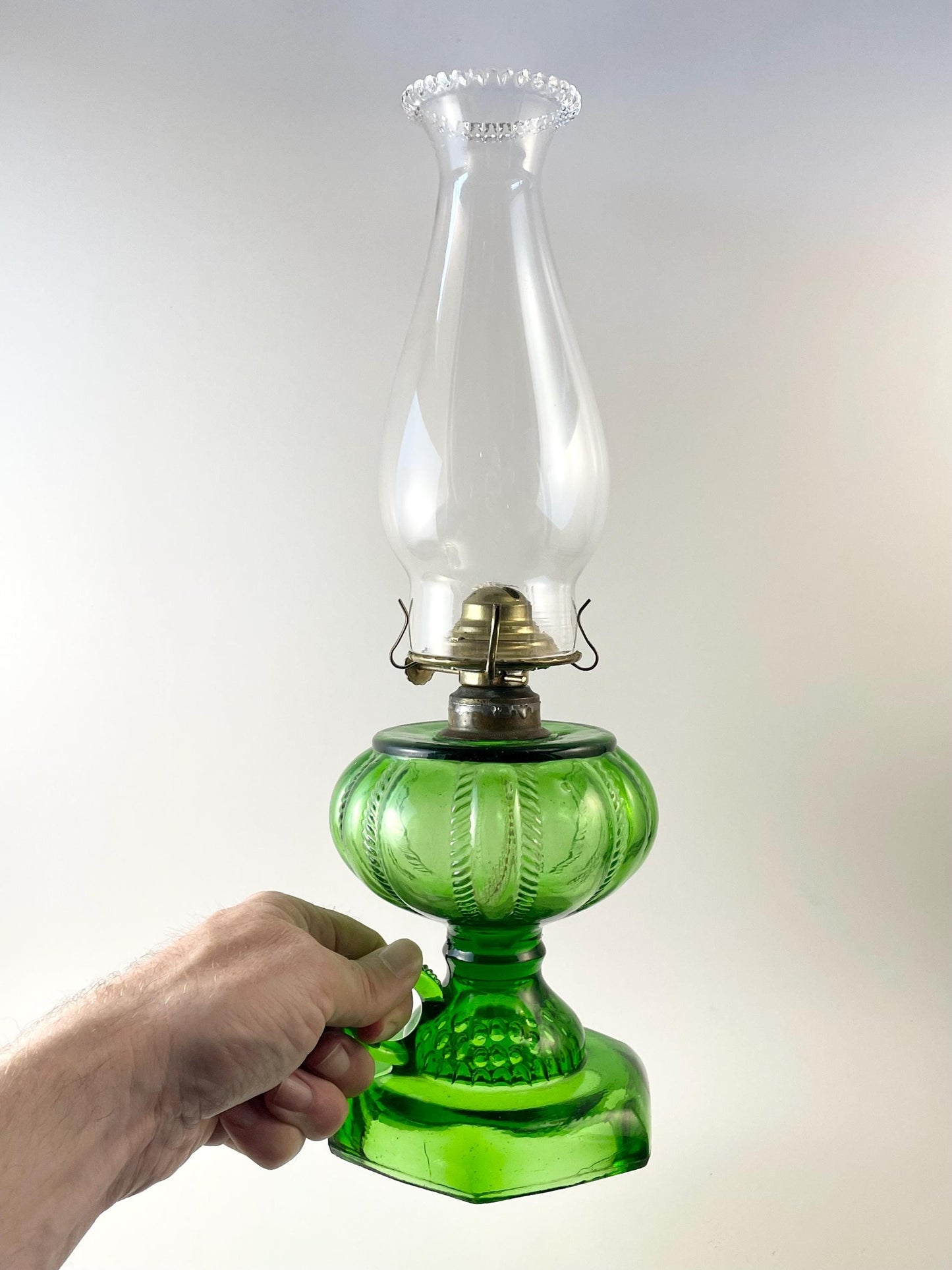 Late Victorian Findlay Green Fishscale and Cable Finger Oil Lamp / Dalzell, Gilmore and Leighton / Vintage Repaired Ebling Collar
