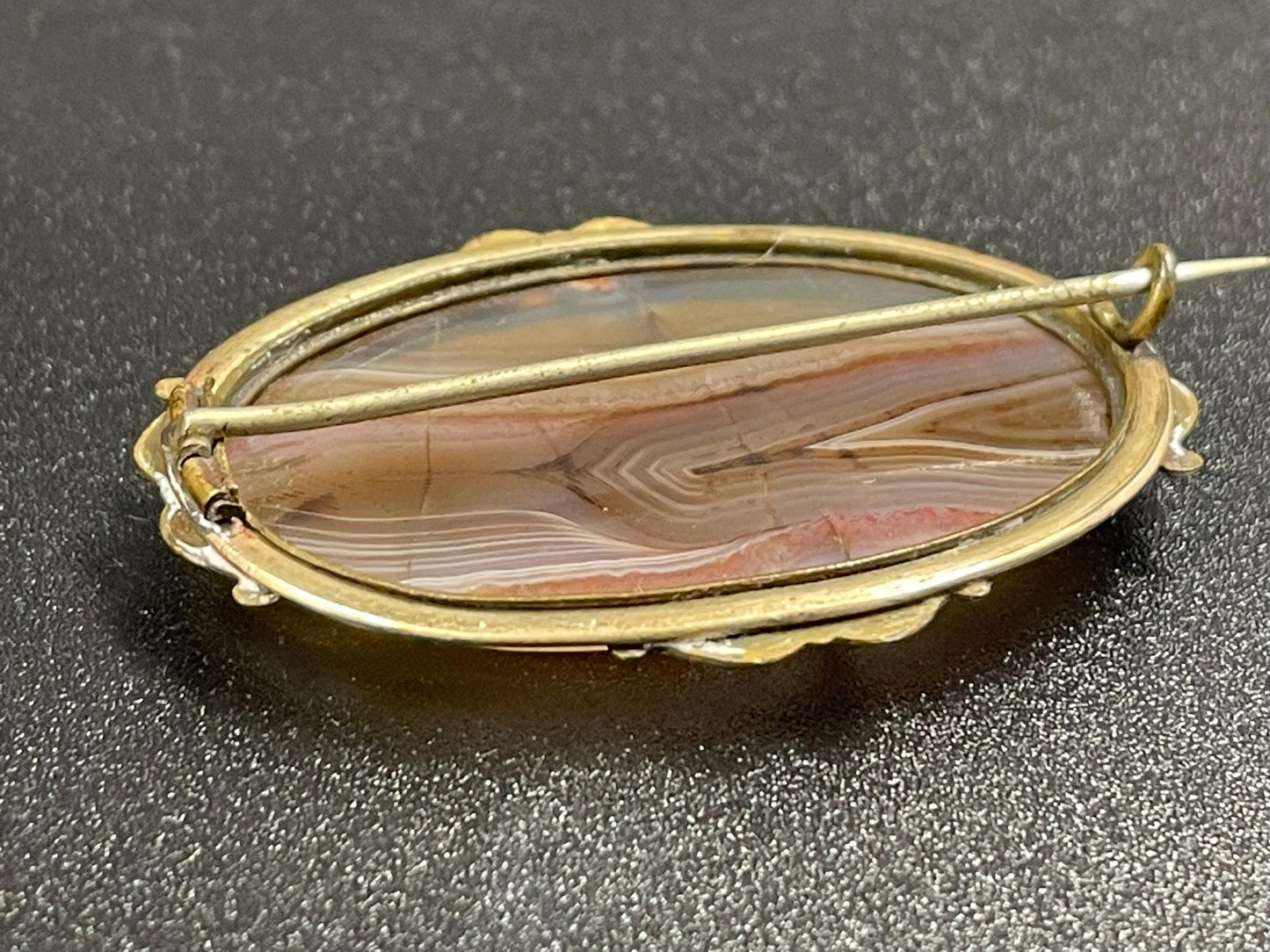 Victorian Gold Gilt Brooch with Agate Stone