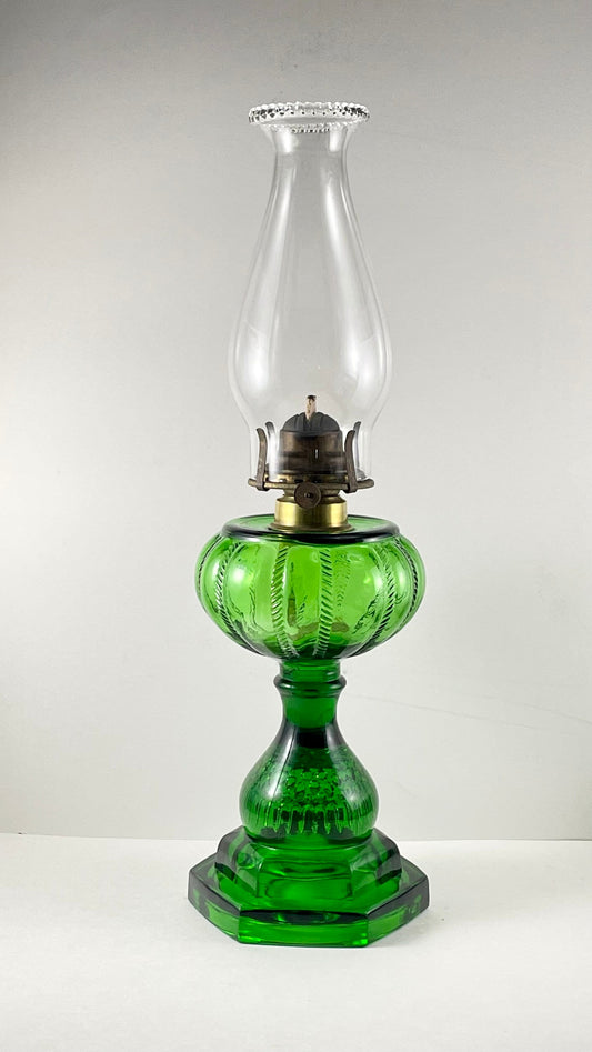 Late Victorian Findlay Green Fishscale and Cable Oil Lamp / Dalzell, Gilmore and Leighton / Ebling Collar / Queen Mary Burner